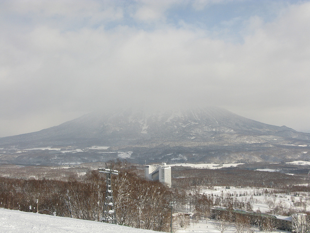 Skiing in Japan: All about the Onsen