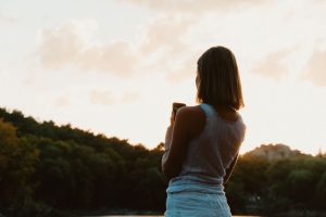 8 Best Apps for Solo Travelers to Meet People and Stay Connected (2026)