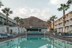 Best Hotels On Vegas Strip: Vegas Strip Hotels: 7 Booking Mistakes That Cost More Than the Room