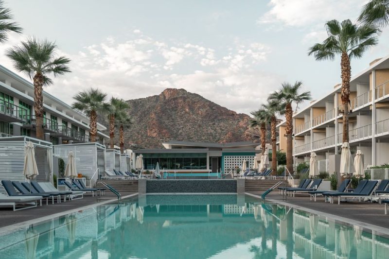 Best Hotels On Vegas Strip: Vegas Strip Hotels: 7 Booking Mistakes That Cost More Than the Room