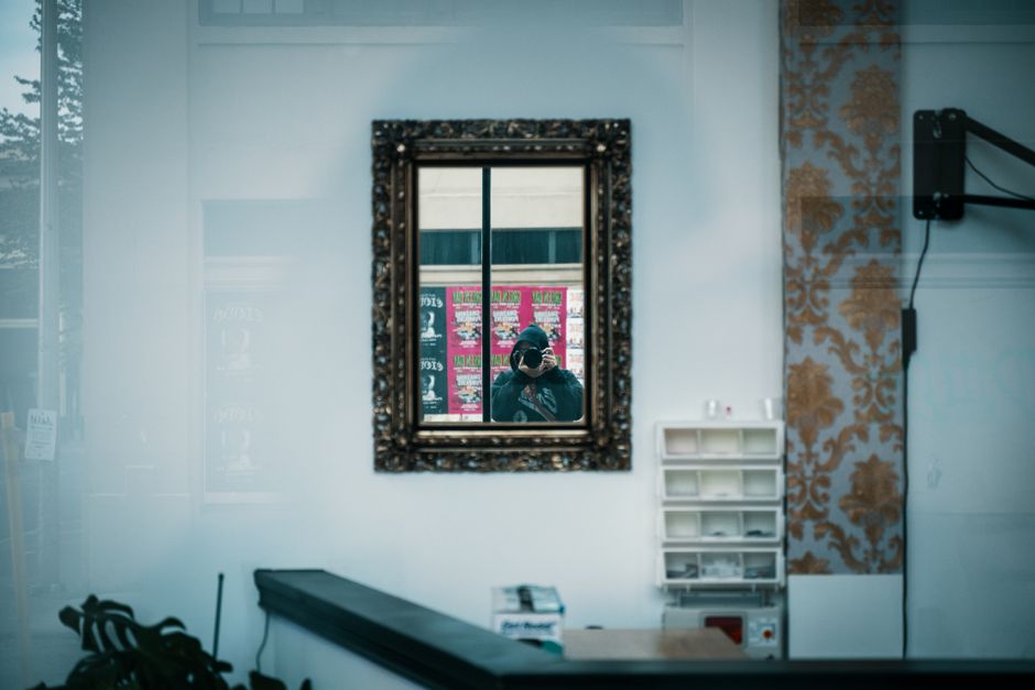 Travel Photo Frame Ideas That Fix the Souvenir Problem